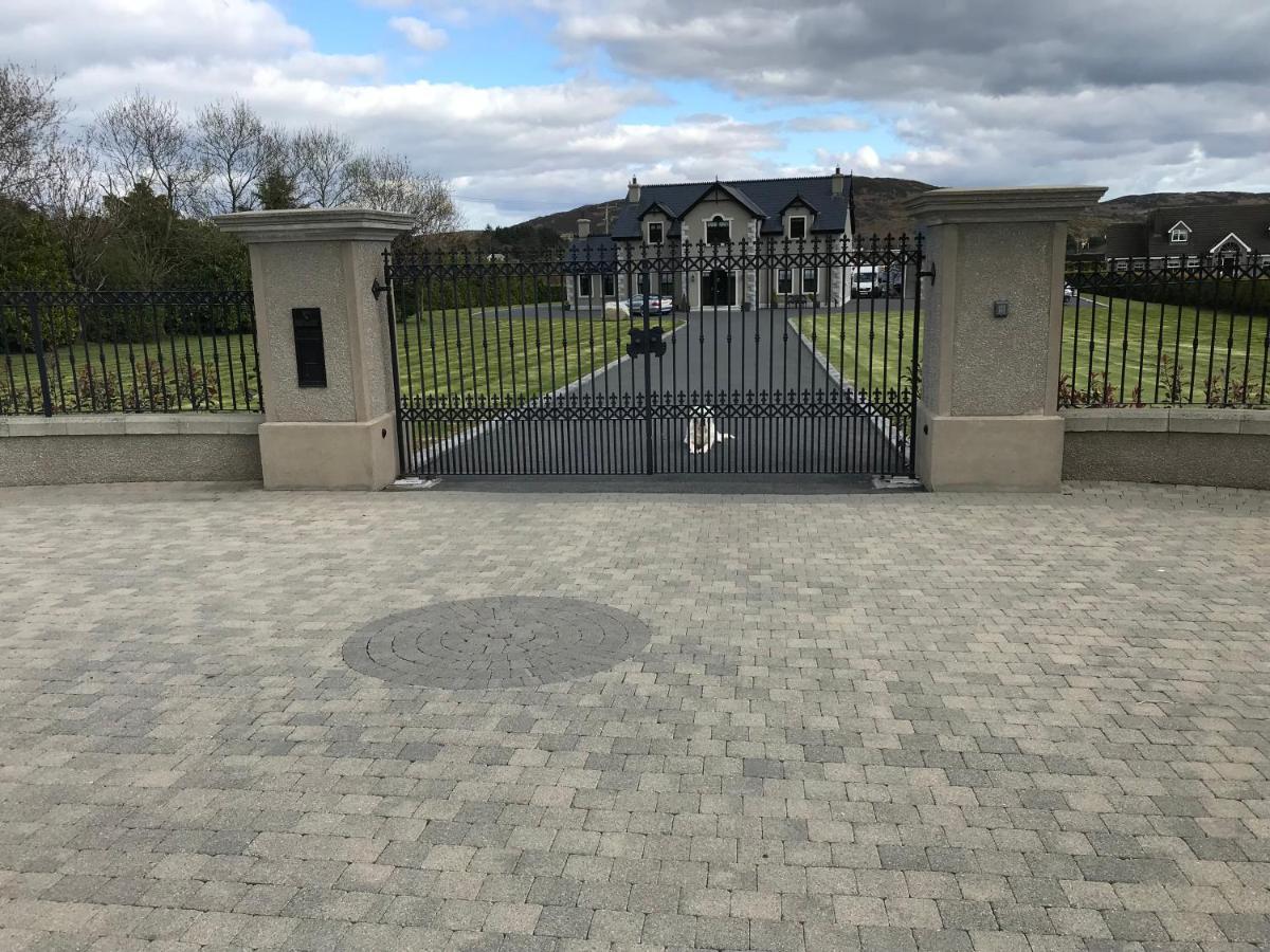 1 Gullion Lodge Ньюрі Екстер'єр фото
