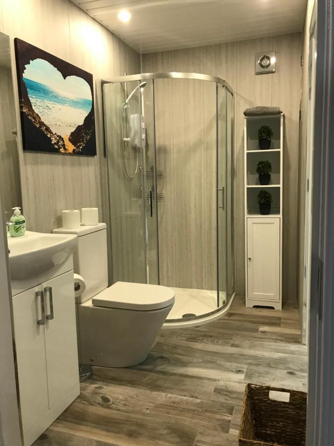 1 Gullion Lodge Ньюрі Екстер'єр фото